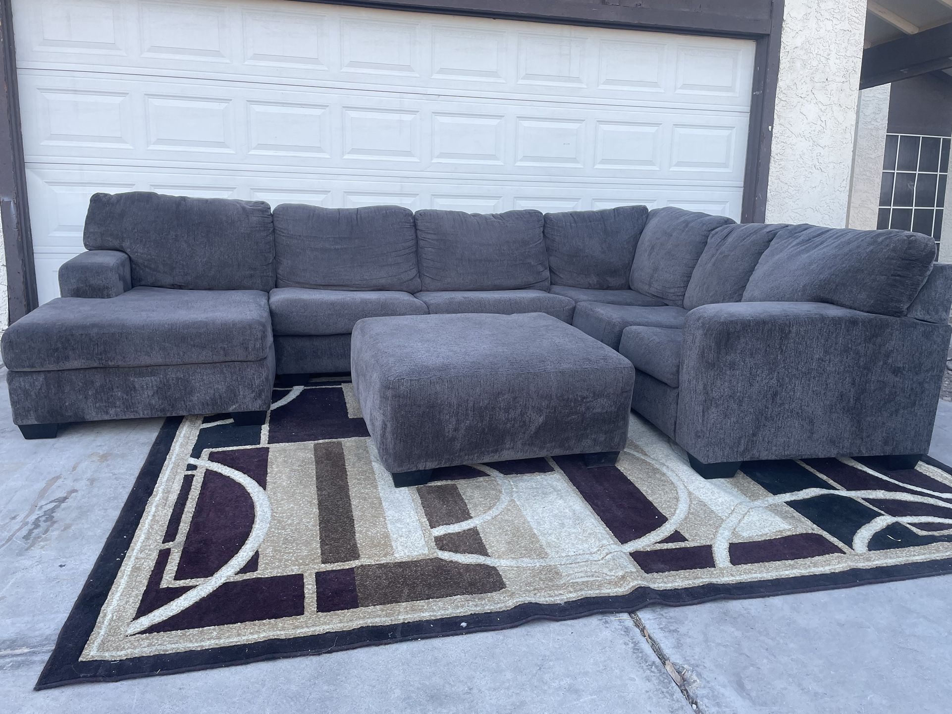 Large family Sectional Couch With Ottoman- FREE Delivery-READ Description 