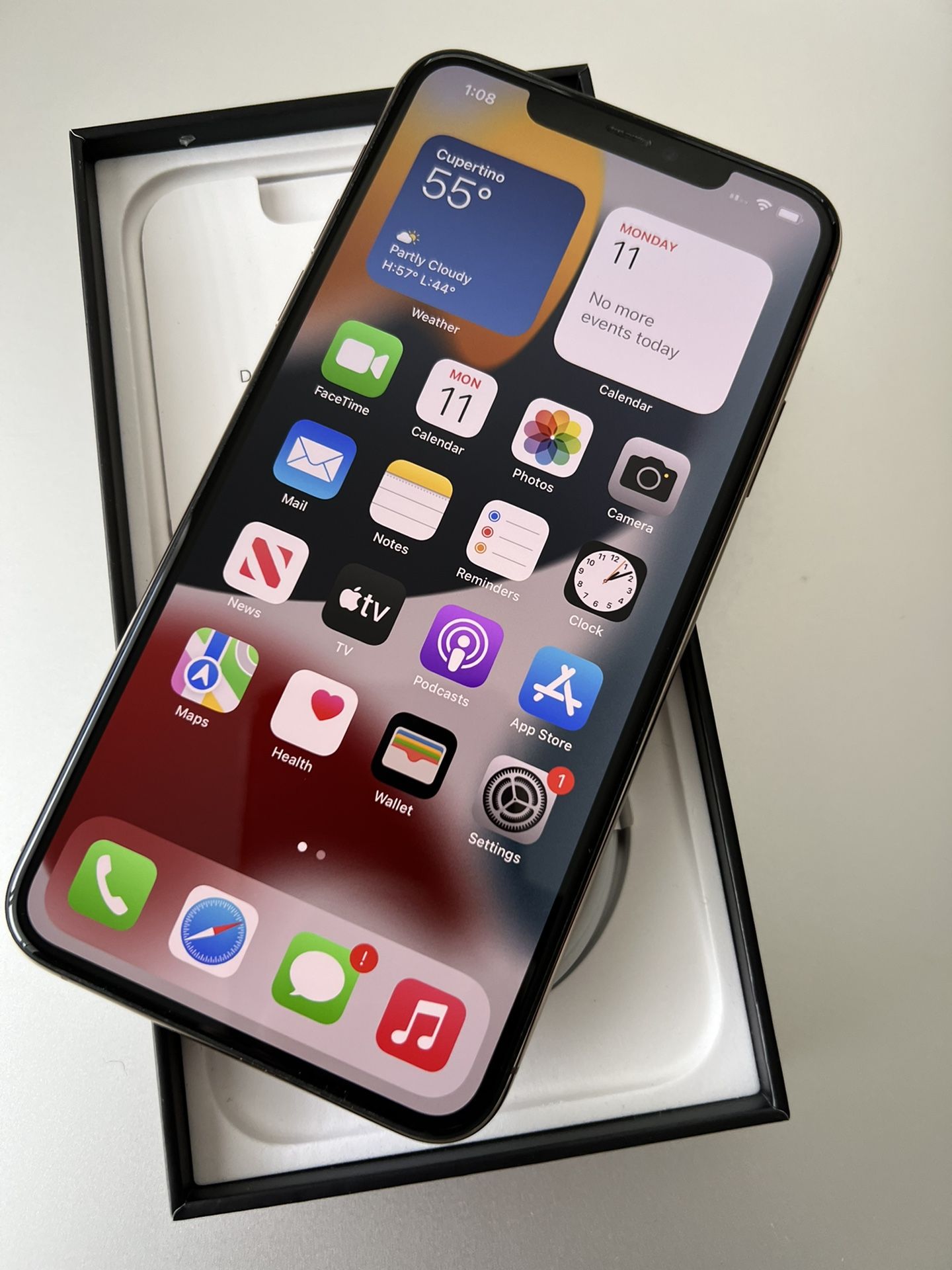 Iphone 11 Pro Max 64GB GOLD ANY CARRIER for Sale in Chula Vista 