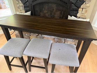 4 Piece Pub Table Set With Power Outlets