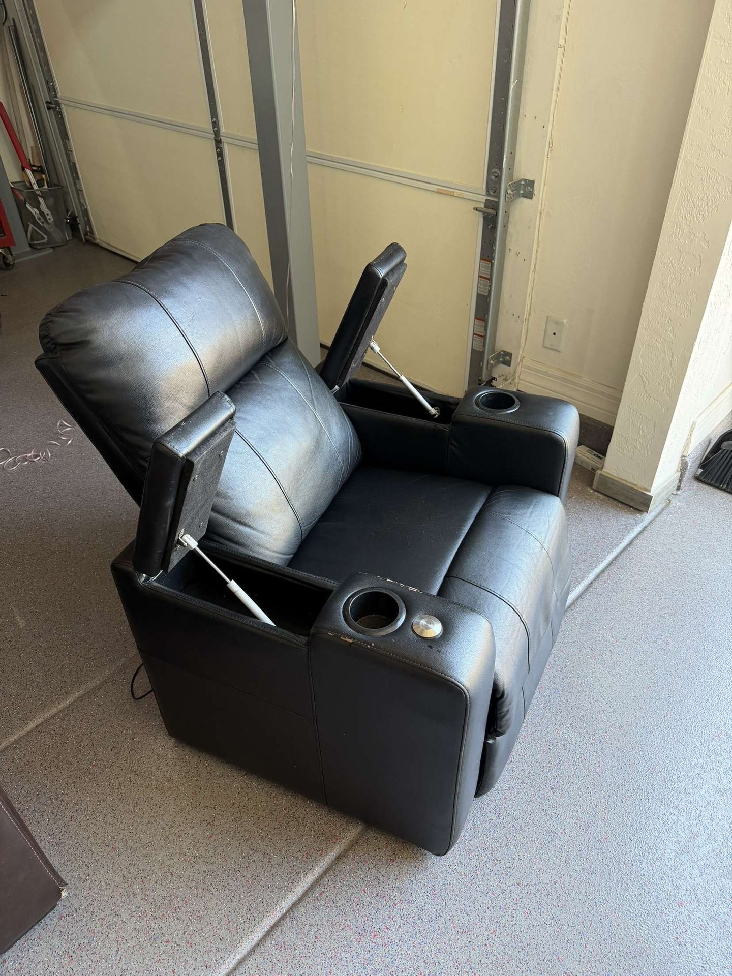 Comfortable Black Recliner