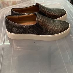 Frye Women’s Shoes