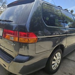 2004 Honda Odyssey 
