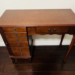 Table / Jewelry table