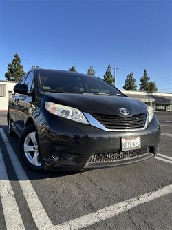 2011 Toyota Sienna LE 8-Passenger
