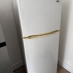 Whirlpool White Fridge 