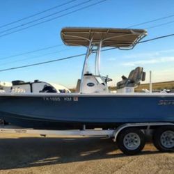 2022 Sea Pro 208 Center Console