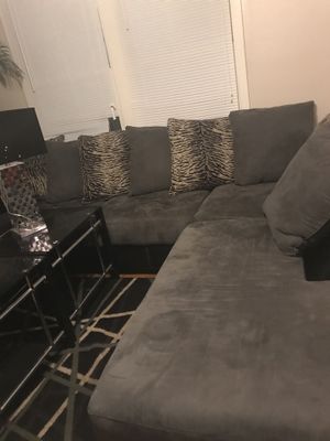 New And Used Furniture For In Orleans La Offerup New Orleans La 2 Pc Sectional Leather Ottoman End Tables Lampatching Rug