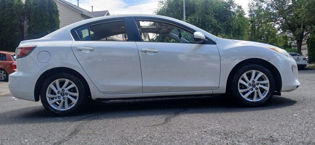 2013 Mazda 3 4dr Automatic Clean Title Daily Driver 