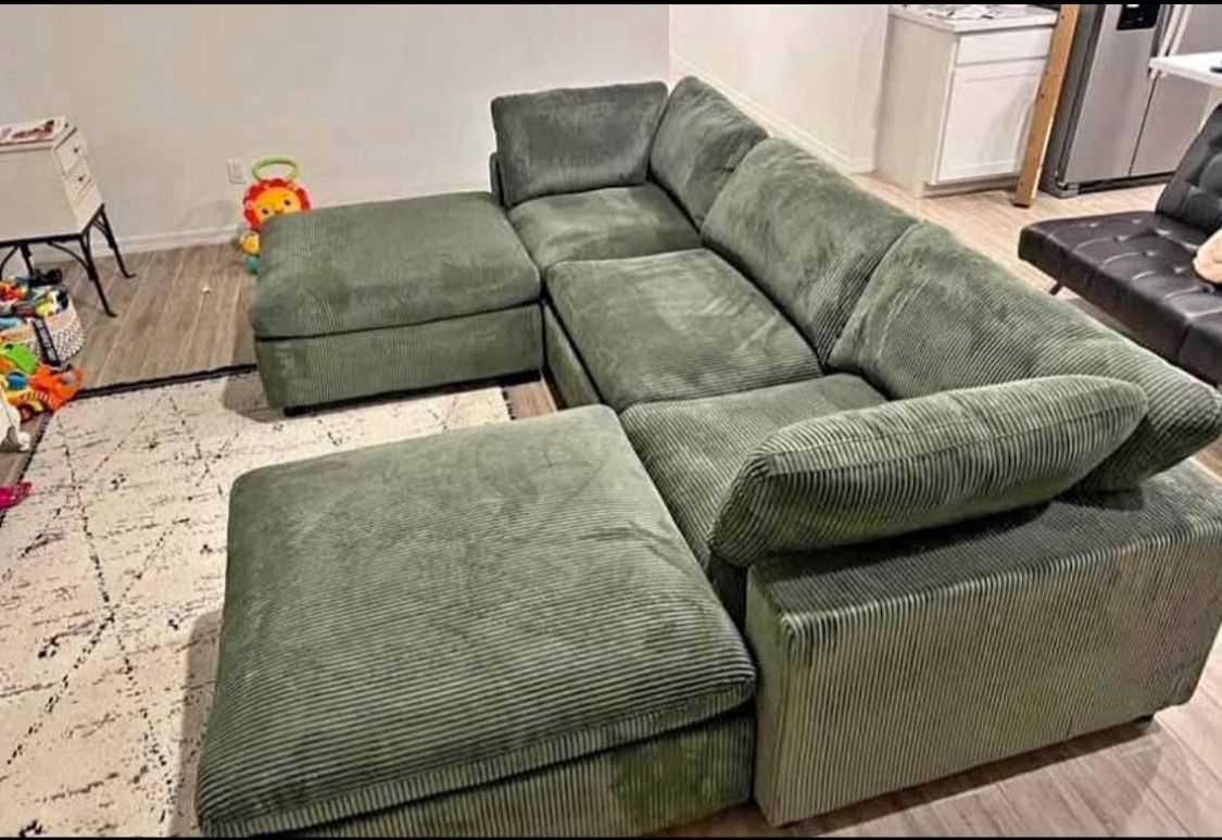 New 5 Piece Modular Sectional Couch! Includes Free Delivery 🚚!