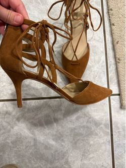 Women’s heels size 11 but fit a size 10