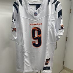 Cincinnati Bengals Joe Burrow stitched jersey size Medium Large XL 2xl 3xl 4xl available 