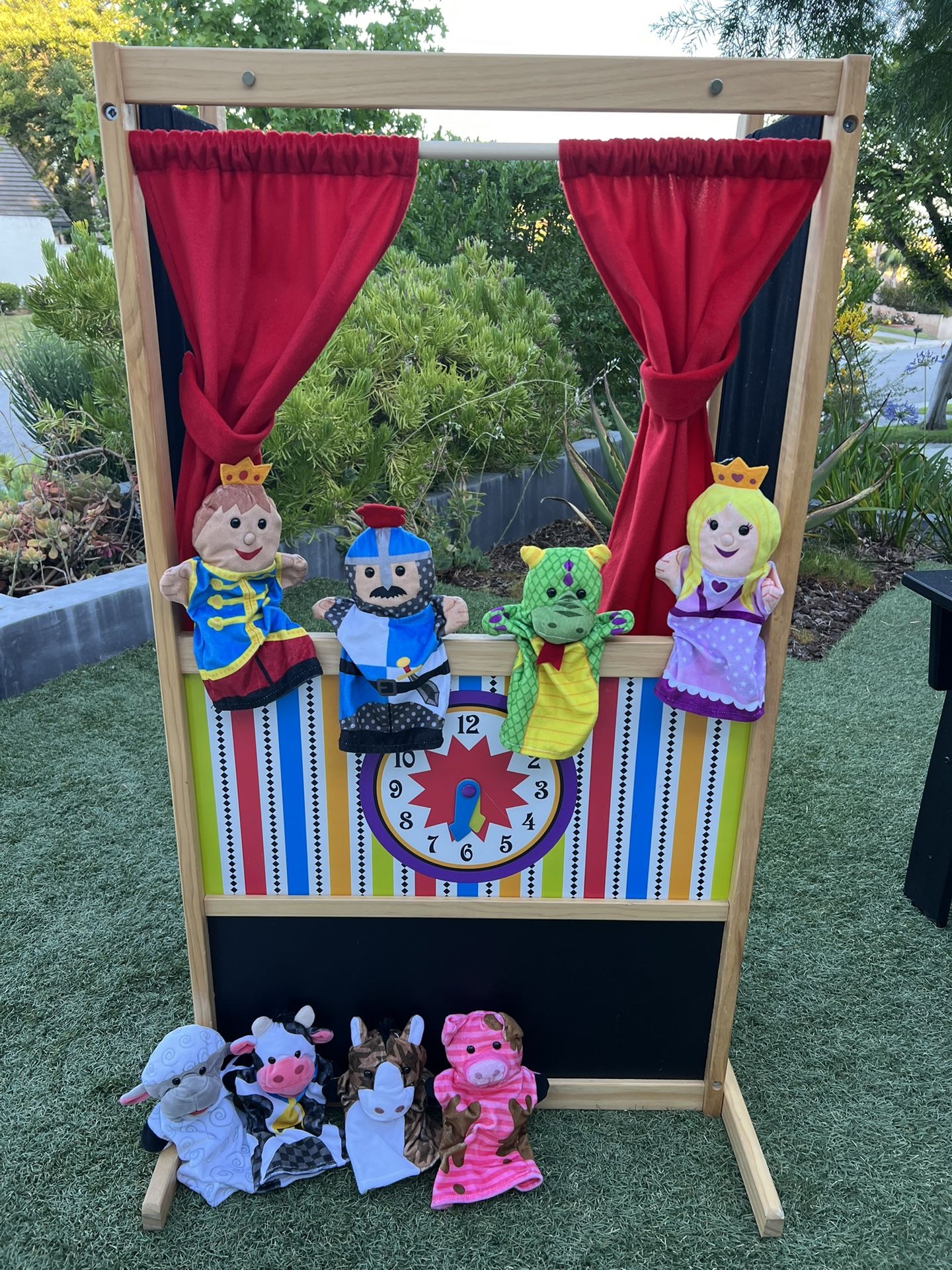 Melissa & Doug Puppets and Puppet Theater
