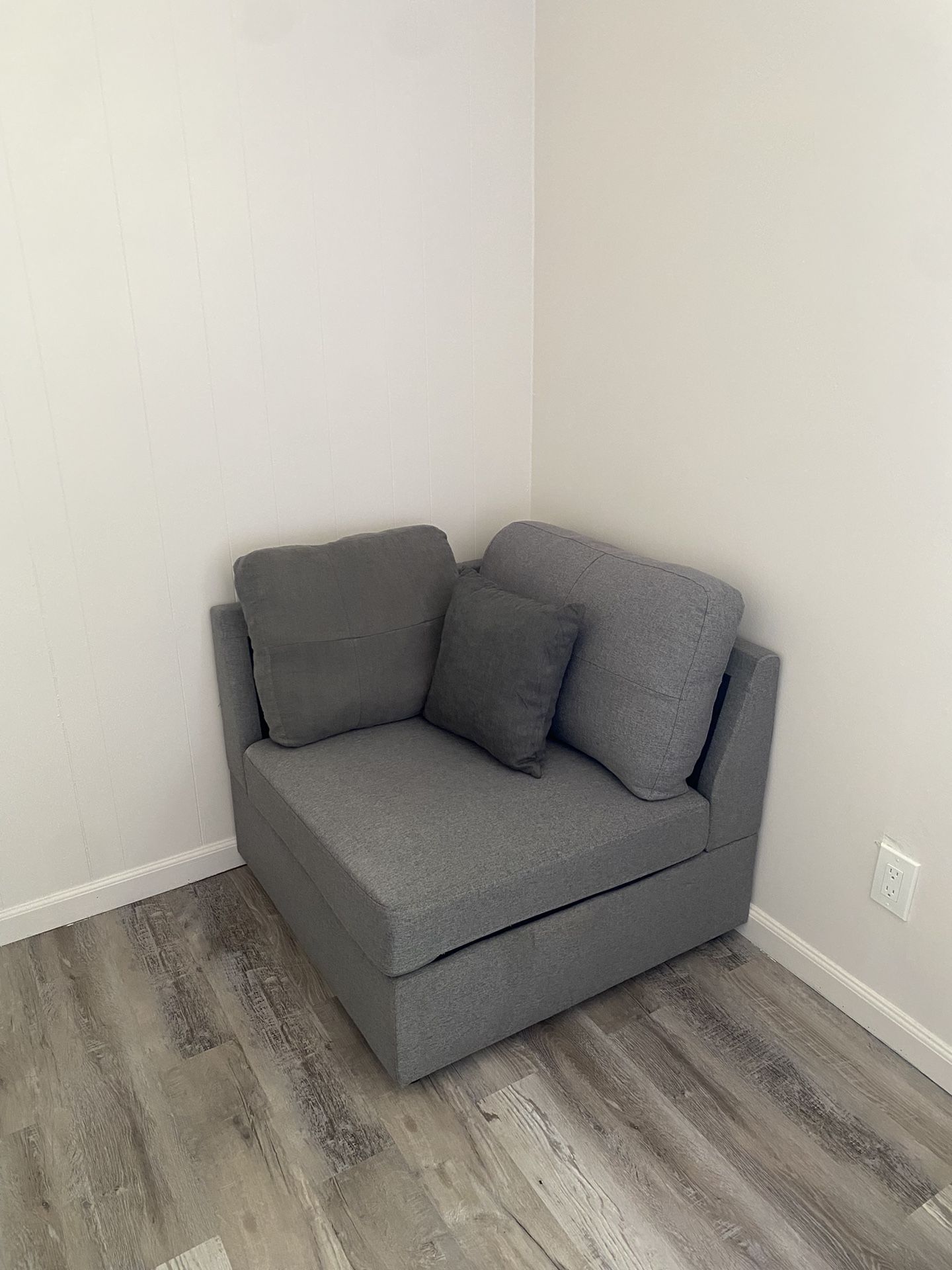 Corner mini couch