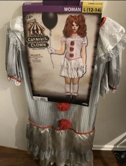 Never worn,fit to big on me large in women’s adult