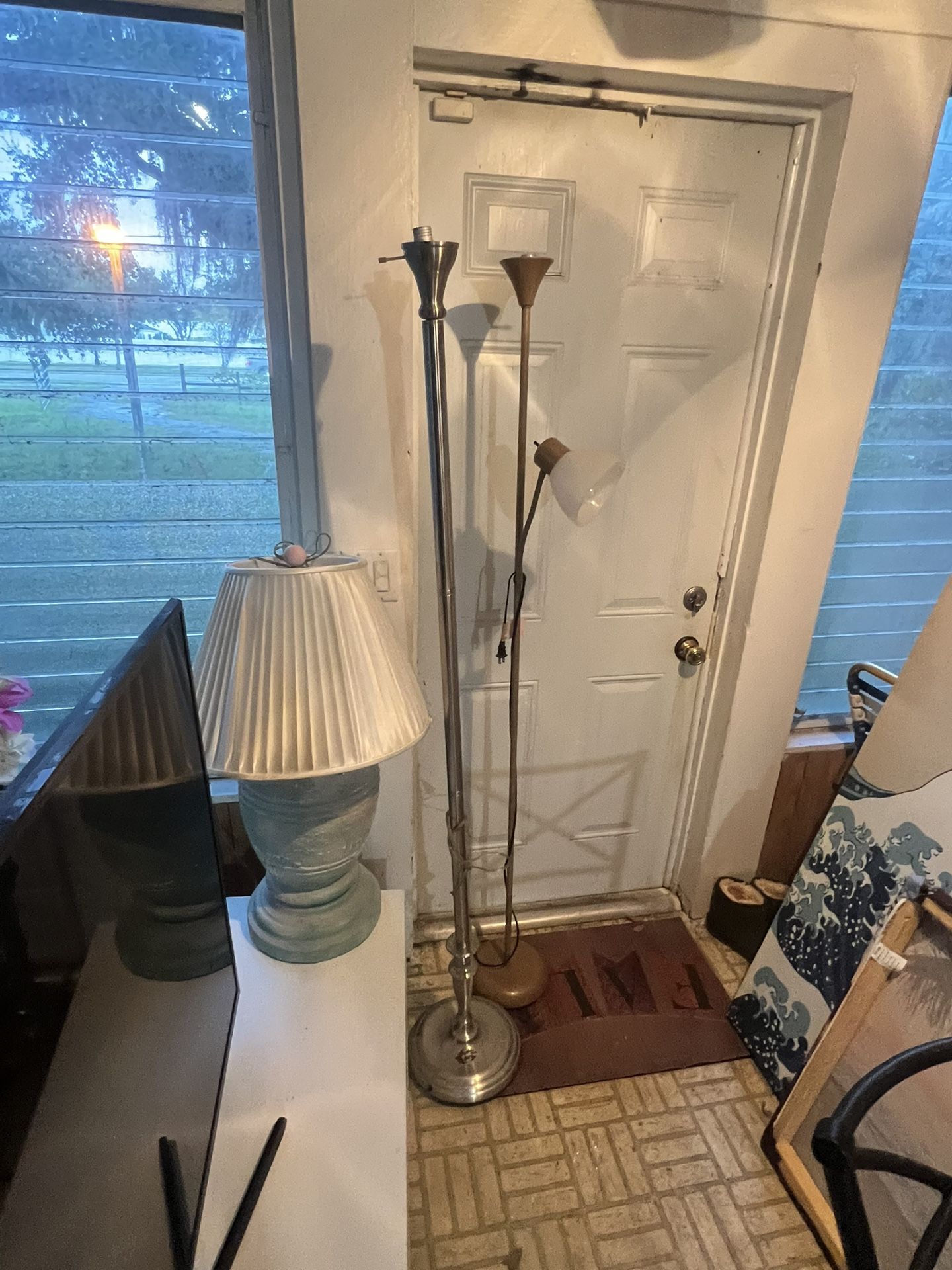 3 Lights , 2 Standing Floor Lights, 1 Table Light