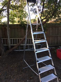 6’ aluminum ladder with safety rail