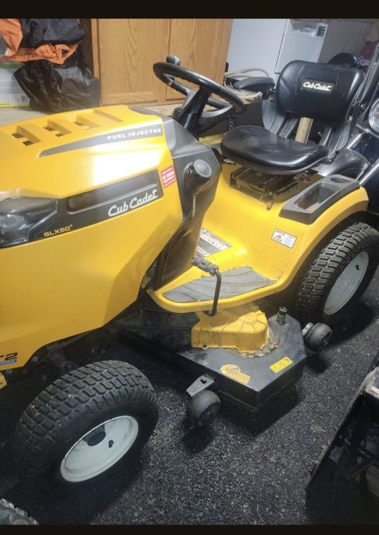 Cub Cadet Riding Lawn Mower