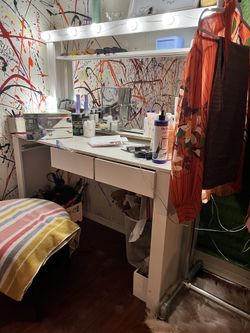 Makeup Table