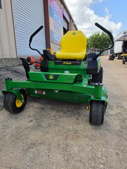 Deere
Z315E 42 in. 20 HP Gas Dual Hydrostatic Zero Turn Riding Lawn Mower