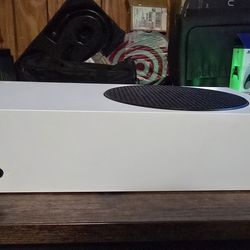 Xbox Series S With 1 Paid Games And Fornite, COD