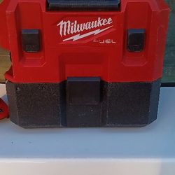 Milwaukee Fuel Vacuum M18 