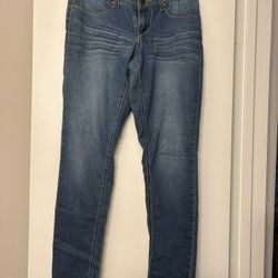 Junior’s So Jeans Size 7