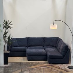 Room & Board ‘Metro’ Custom 4-Piece Set — Sectional + Matching Ottoman 🌴