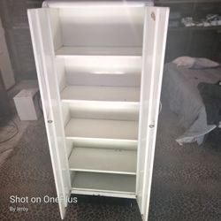 Metal Cabinet Roughly 5ft By 2'by 1'
