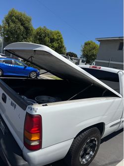 Chevy Silverado Bed Cover with Spoiler ￼
