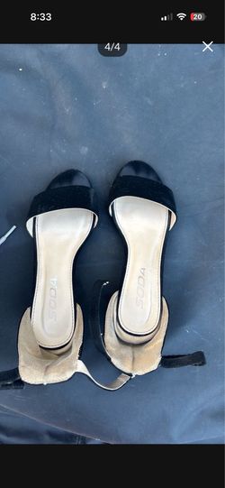 Girls sandals only one time used size 6-7 y only