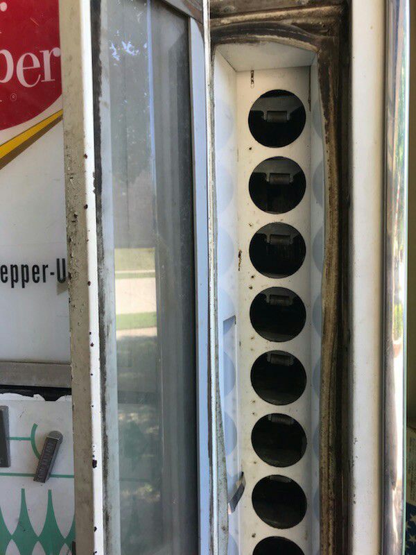 Dr Pepper Vending Machine, A Dr. Pepper vending machine loc…