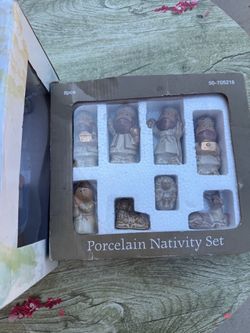 Porcelain Nativity Set 8 Pieces