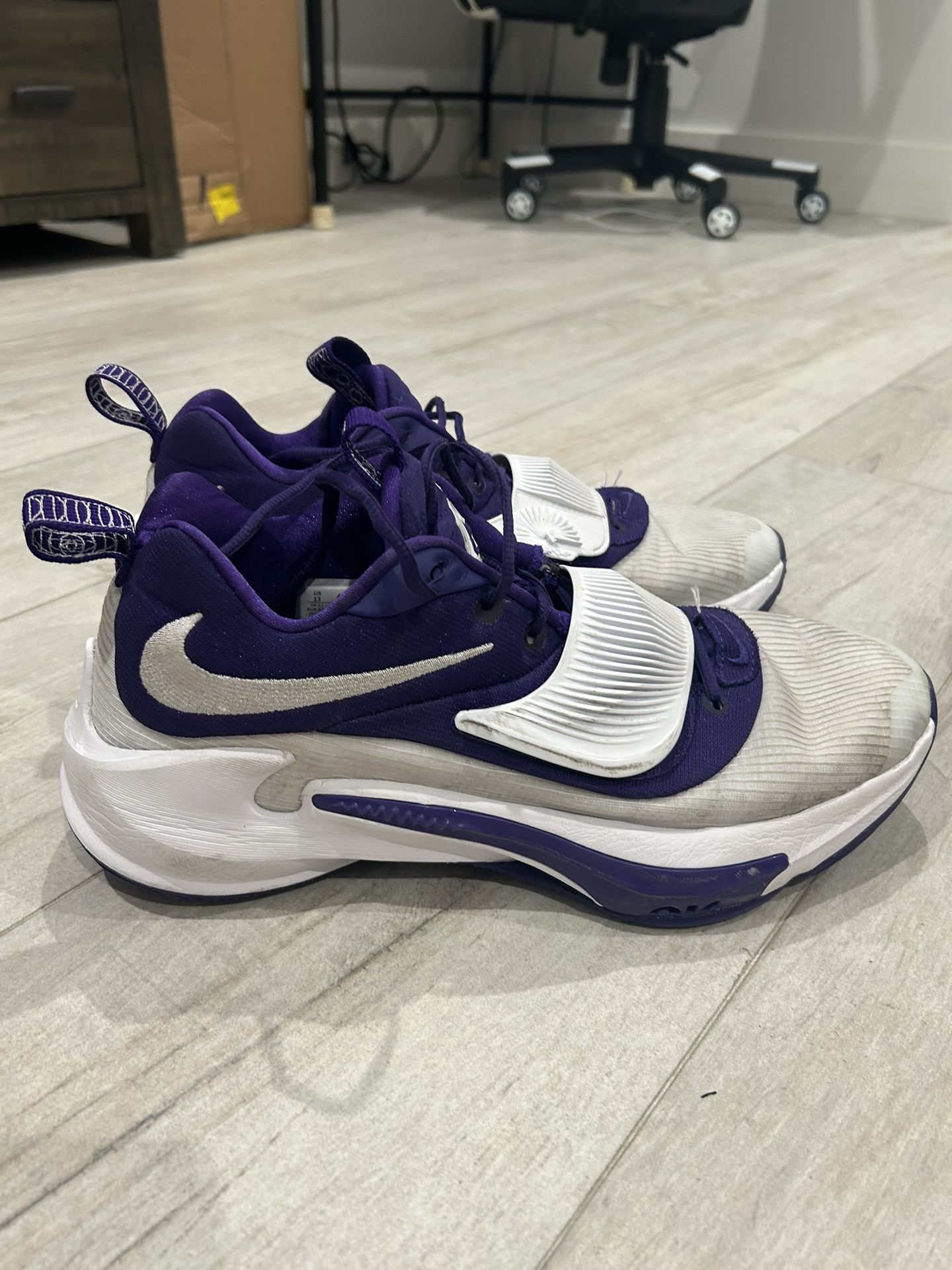 Nike Freak 3 Men’s Basketball Shoes Size 13