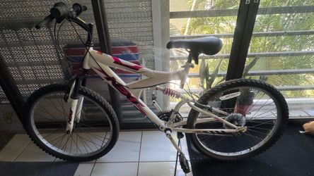 Bike – White/Pink