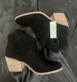 Tom’s womens black suede boots size 10