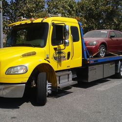 Levanta carros para el yonque