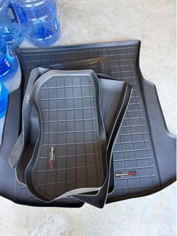 22 Tesla 3 all weather mats