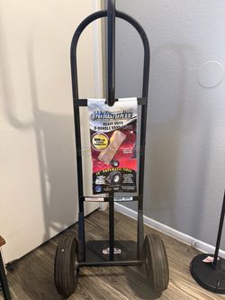 Milwaukee 800 lb. Capacity D-Handle Hand Truck (bent rim) used like new