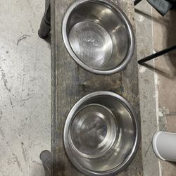 Large Dog Feeding Station