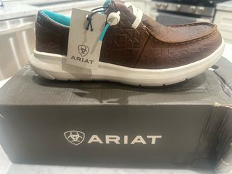 New women’s size 8 Ariat Shoes