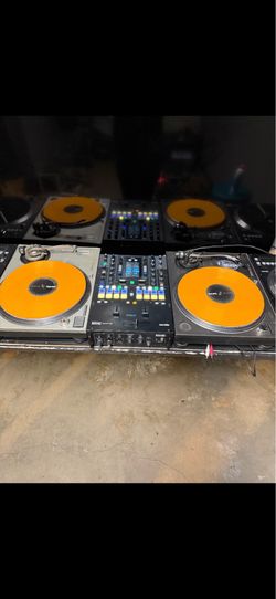 Full DJ Turntable set up