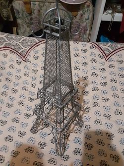 Paris Jewelry holder $10.00 cash only (serious buyers)