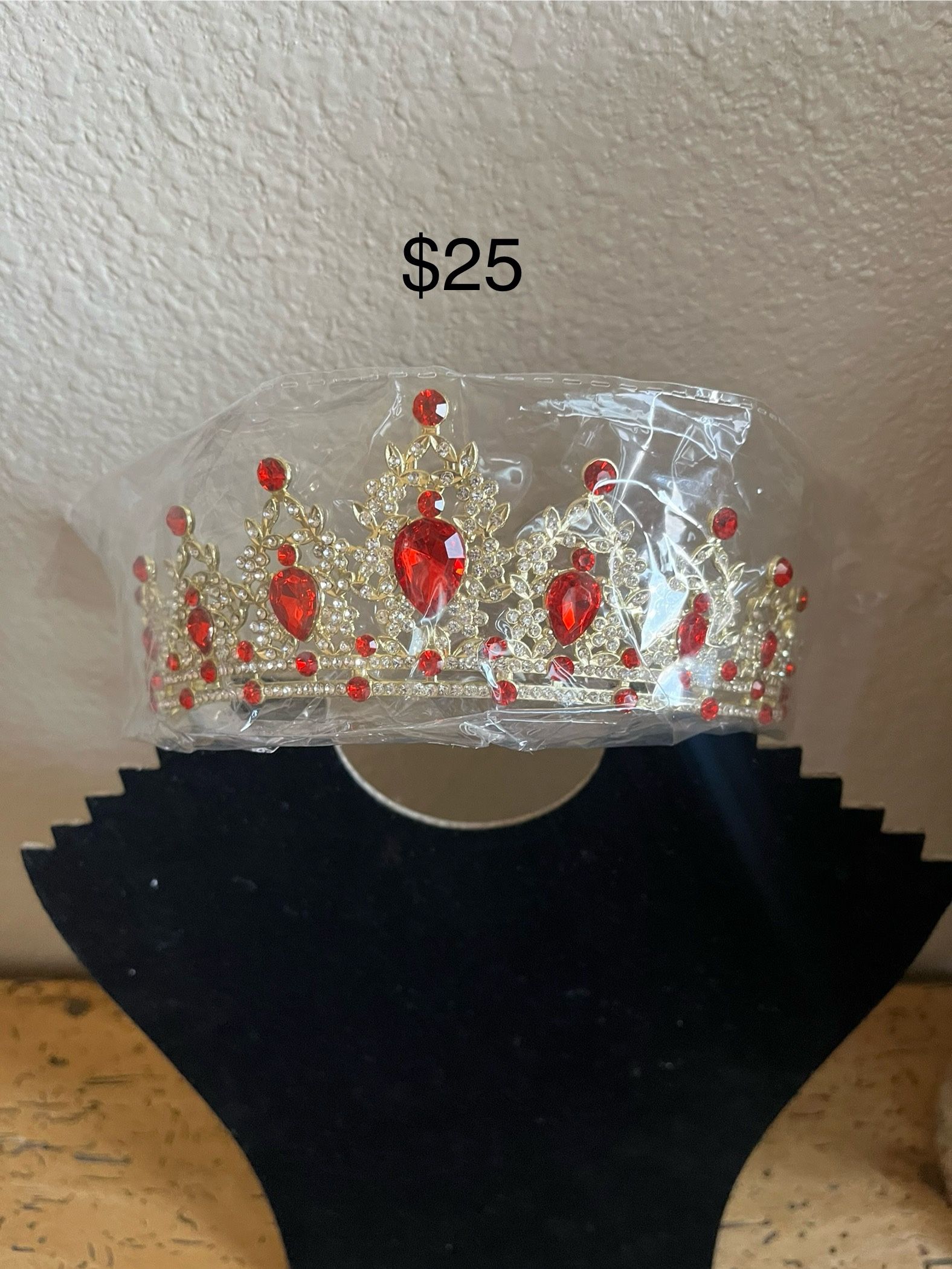 Tiara/crown