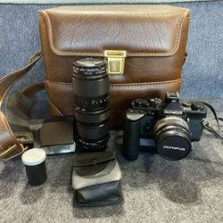 Vintage MINTY Olympus OM-2N Camera with Vivitar Lens, Flash Mount, Carry Case