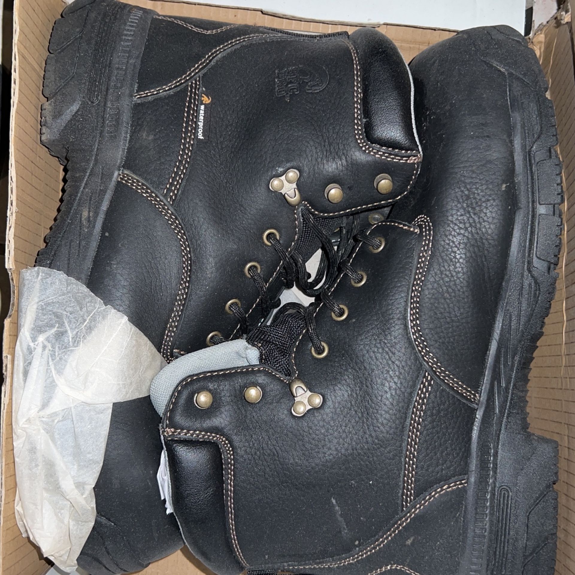 WORK BOOTS
