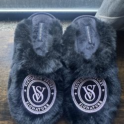 Victoria Secret Signature Black Faux Fur Small Slippers Women’s