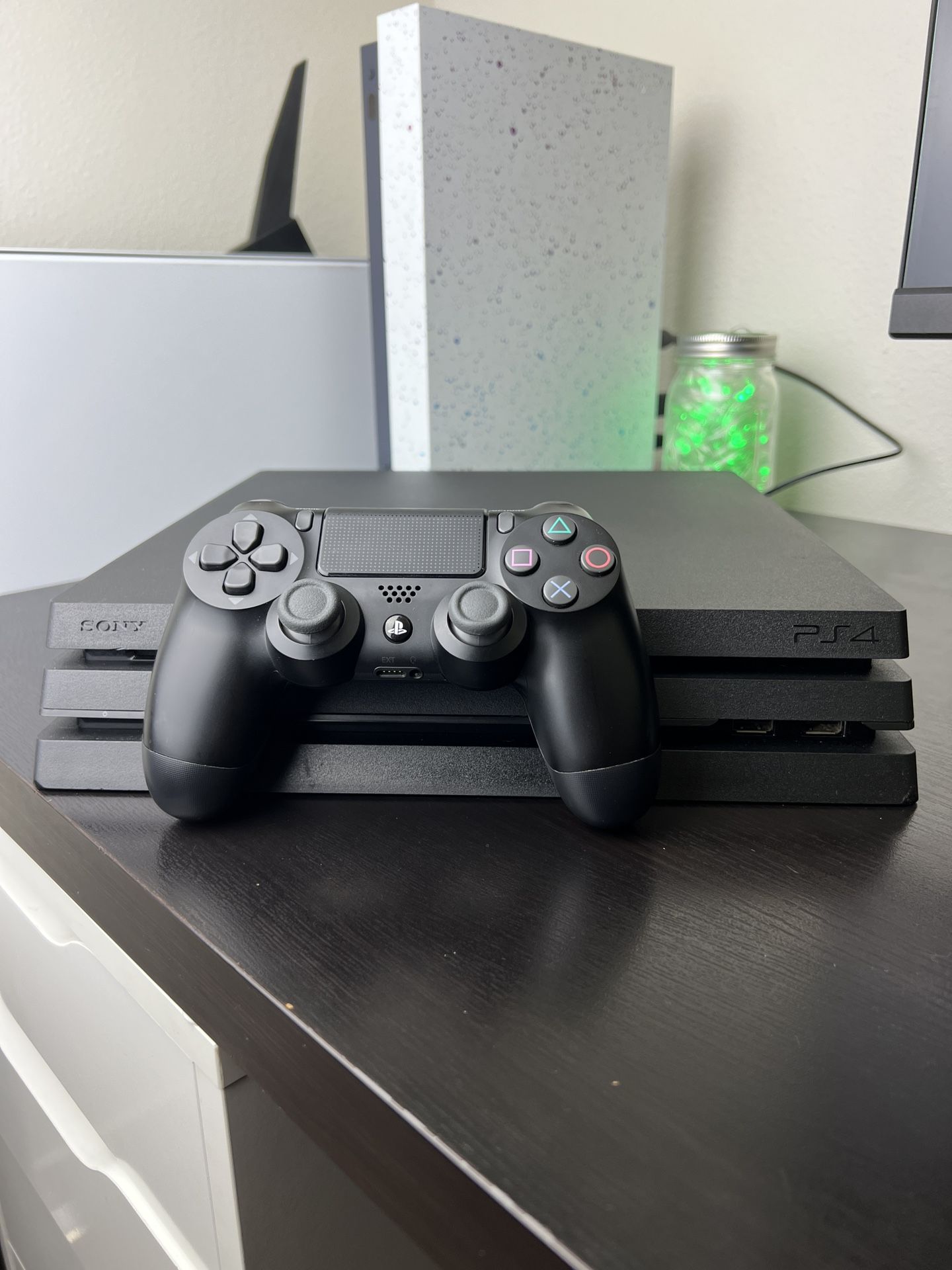 PlayStation 4 Pro (PS4 Pro) 1TB *9.00 Firmware*