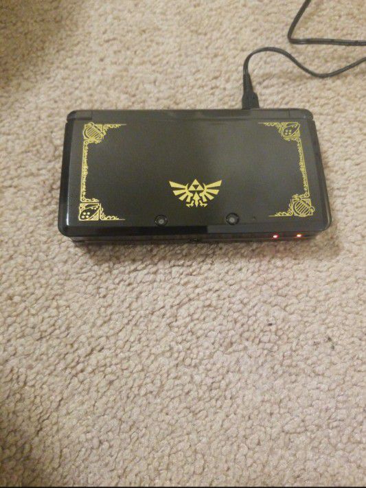 Nintendo Zelda 25 Anniversary Edition  3DS  With Stylus And Charger (Games Separately)