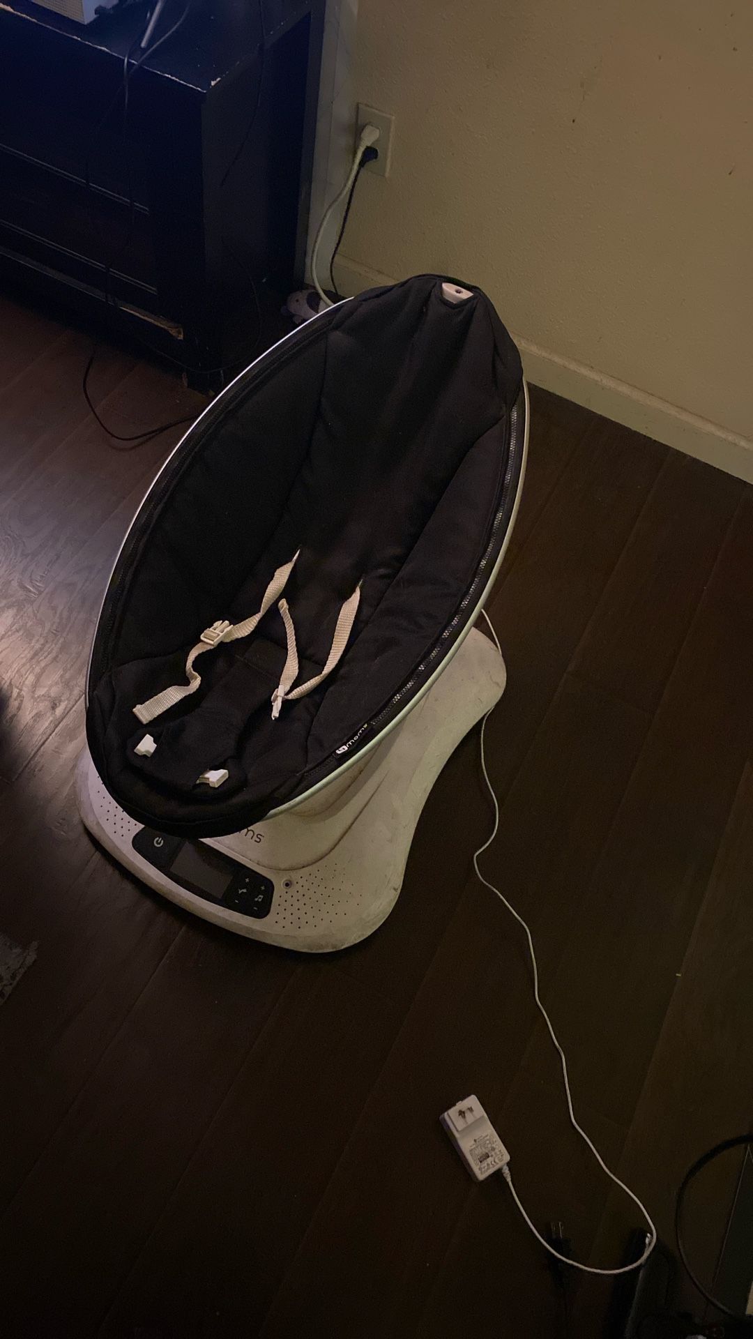 Electric Baby Swing (Mama Roo) 