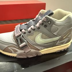 Nike Trainer Shoes Size 9.5